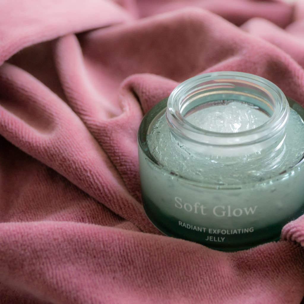 Kasvojen kuorinta Usva Soft Glow Radiant Exfoliating Jelly 50ml