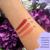 Punainen huulipuna Zao Cocoon Lipstick sävyt iholla